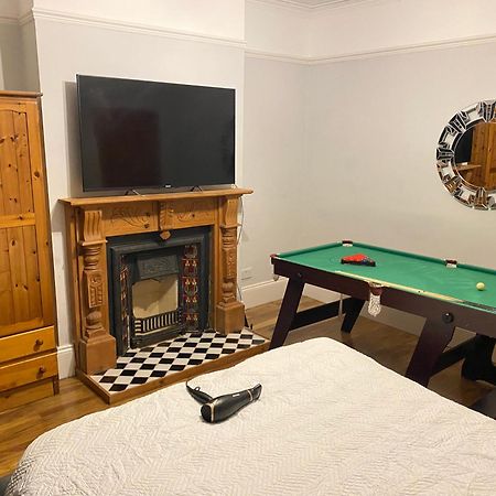 Hometel Digs Hidden Mansion Sleeps 15 Leicester Eksteriør bilde
